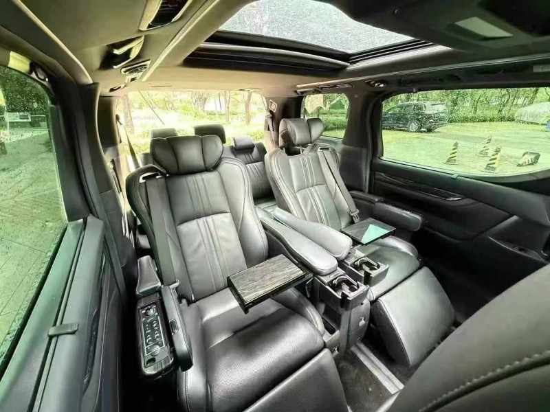 佛山21年雷克萨斯LM雷尔法6