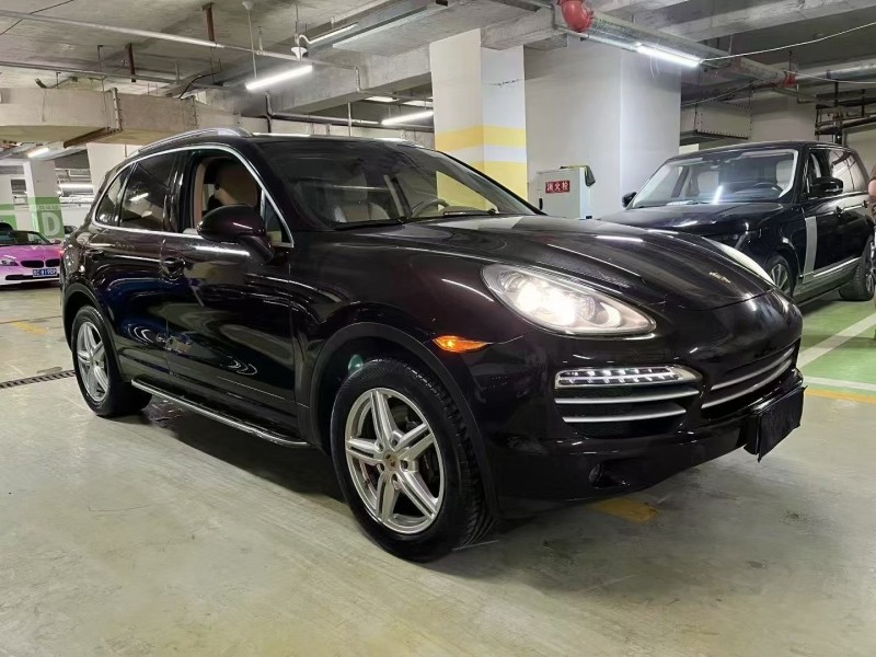 成都14年保时捷卡宴2