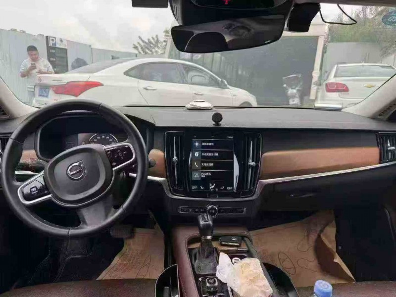 重庆18年沃尔沃S904