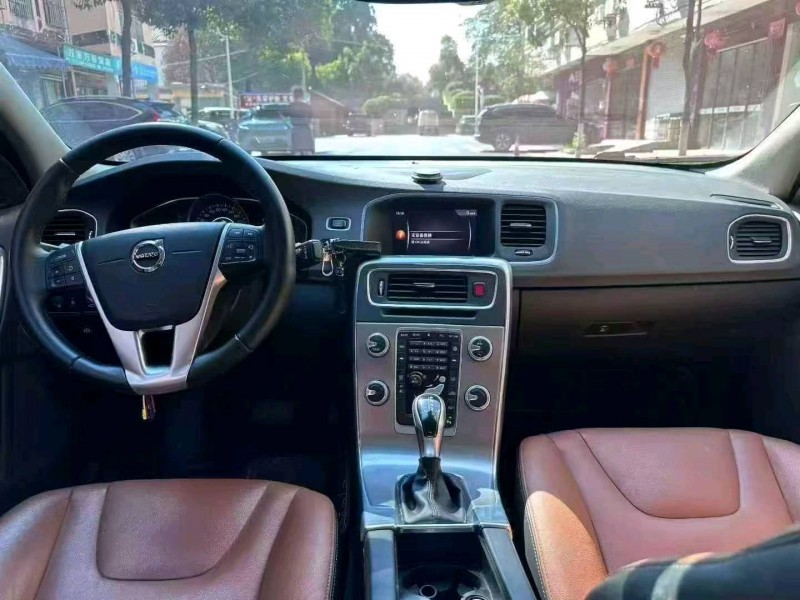 长沙19年沃尔沃S60L5