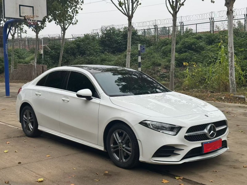 郑州22年奔驰A2