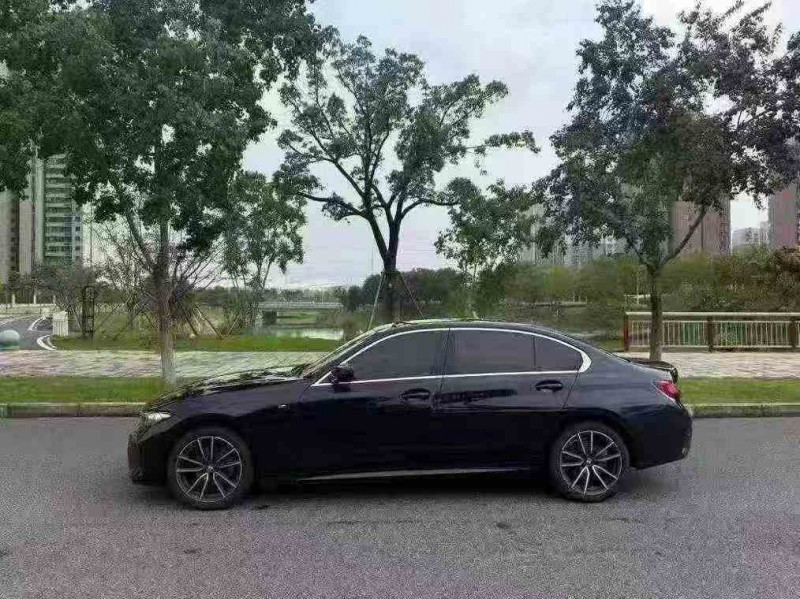 荆州24年宝马3系7