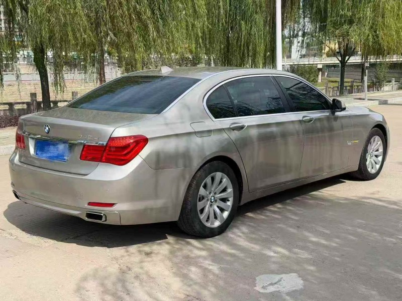 安康13年宝马7系8