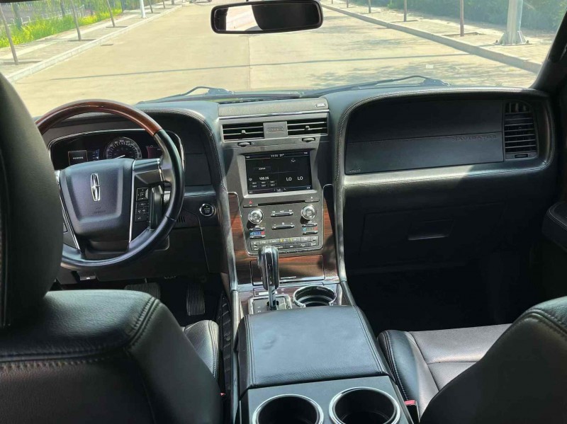 西安16年林肯领航员4