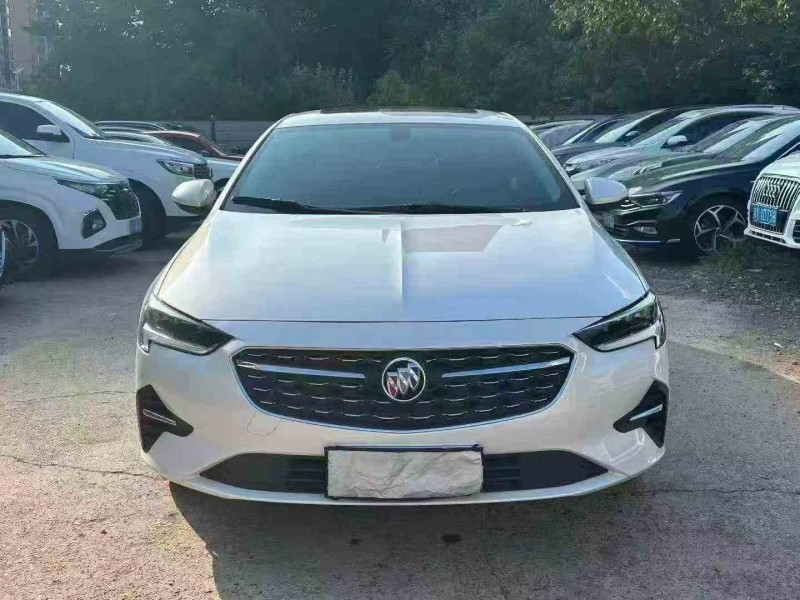 张家界23年别克君威1