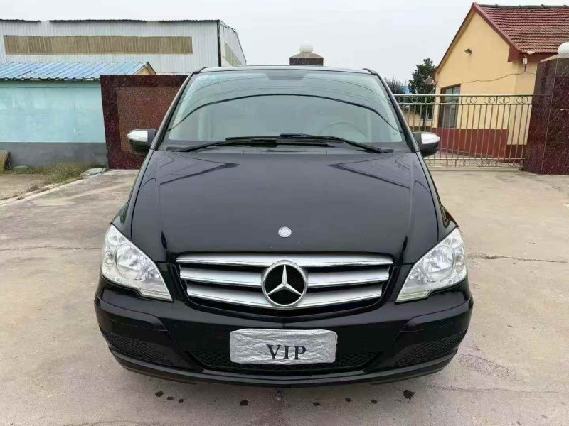 济宁15年奔驰唯雅诺1