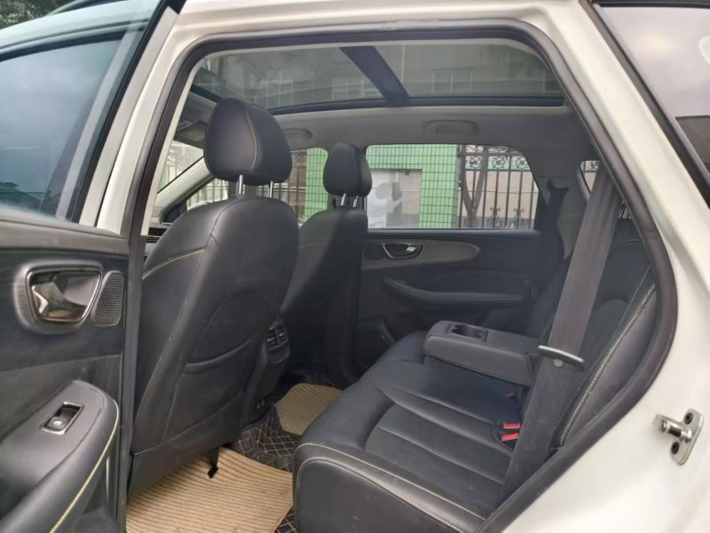 成都22年荣威RX54