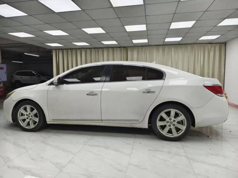 成都13年别克君越7