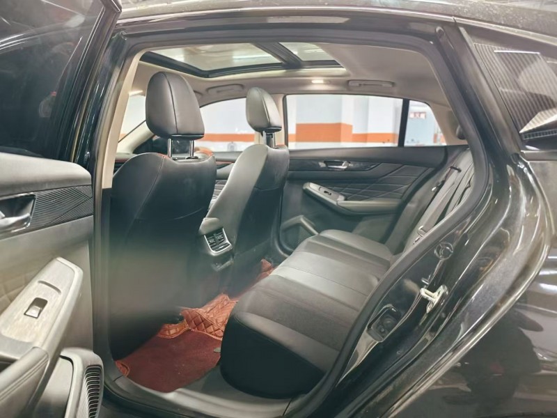 成都23年东风奕炫5