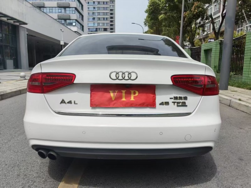 成都14年奥迪A4L6