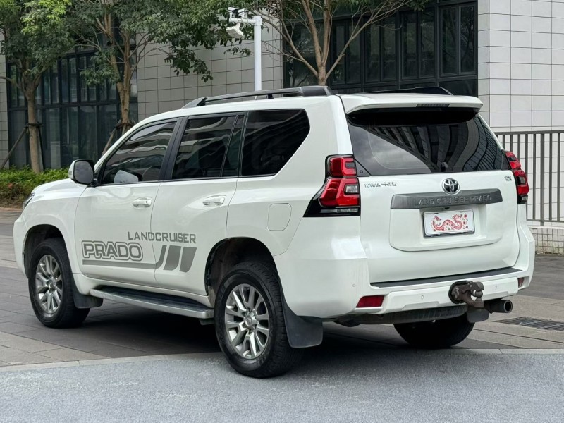 佛山18年丰田普拉多8