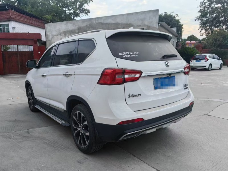 成都18年东风景逸7