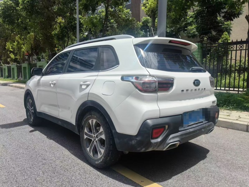 成都20年起亚智跑8