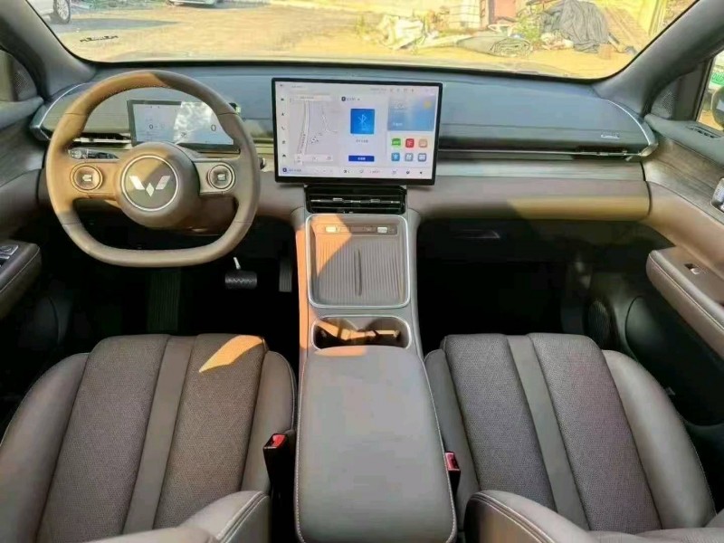 青岛25年五菱汽车星光5