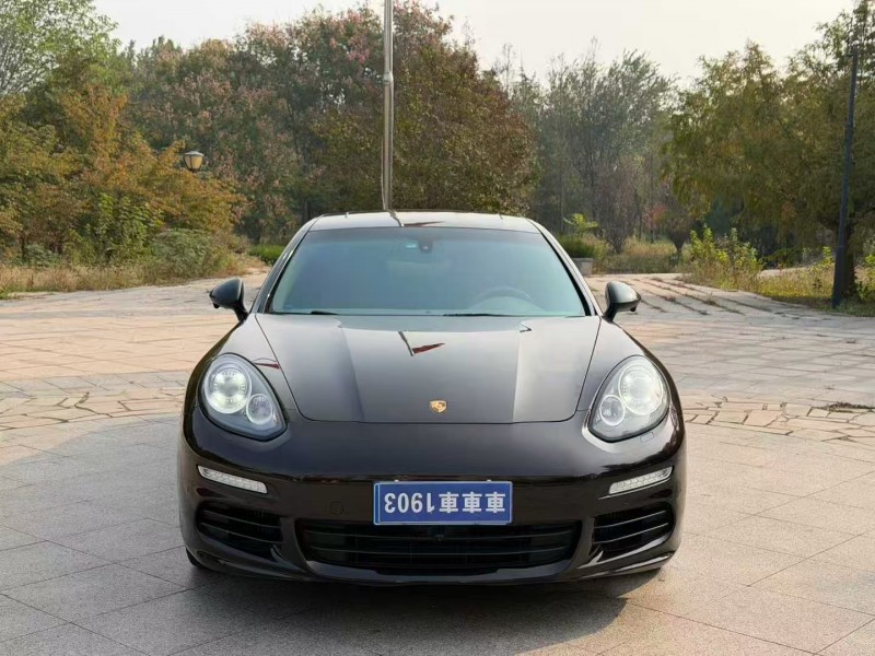 青岛15年保时捷帕拉梅拉1