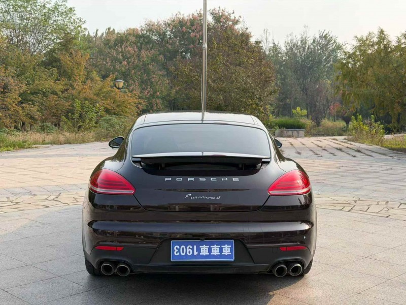 青岛15年保时捷帕拉梅拉7