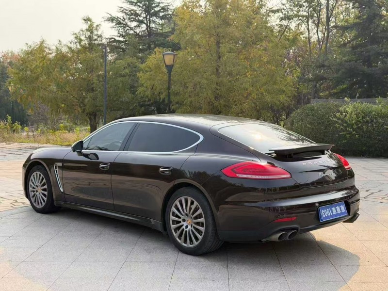 青岛15年保时捷帕拉梅拉8