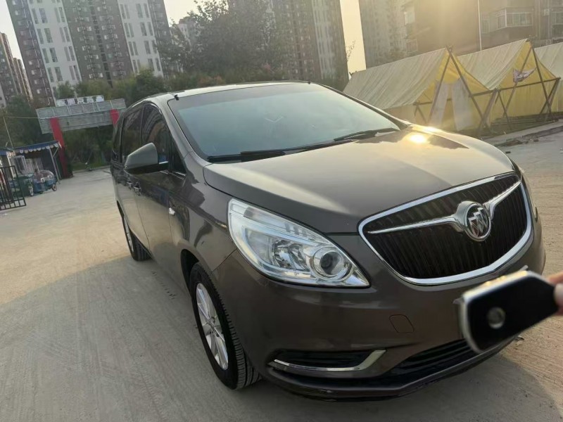 东营17年别克GL82