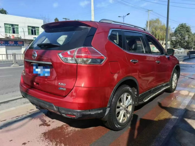 成都15年日产奇骏7