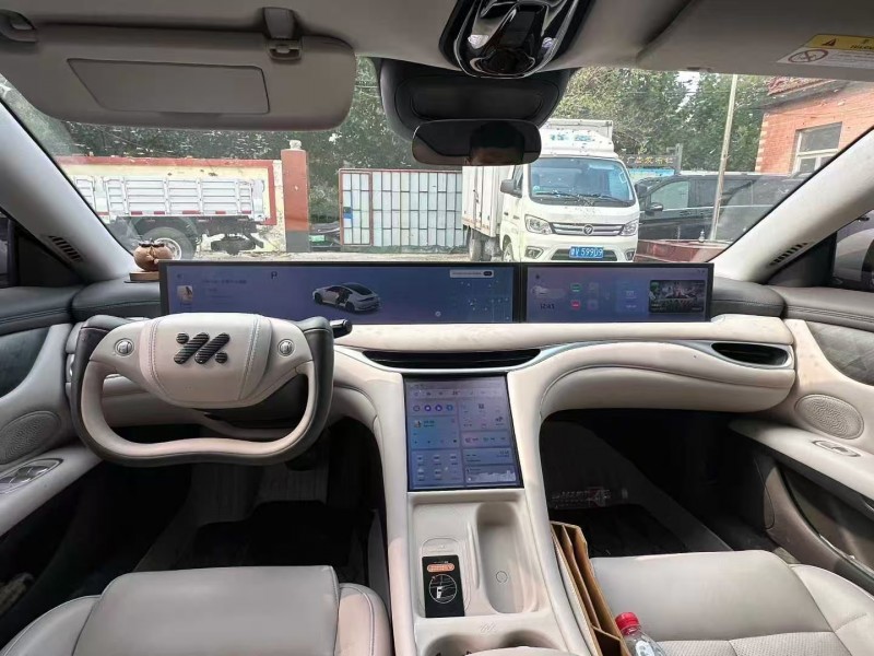 淄博24年智己L64