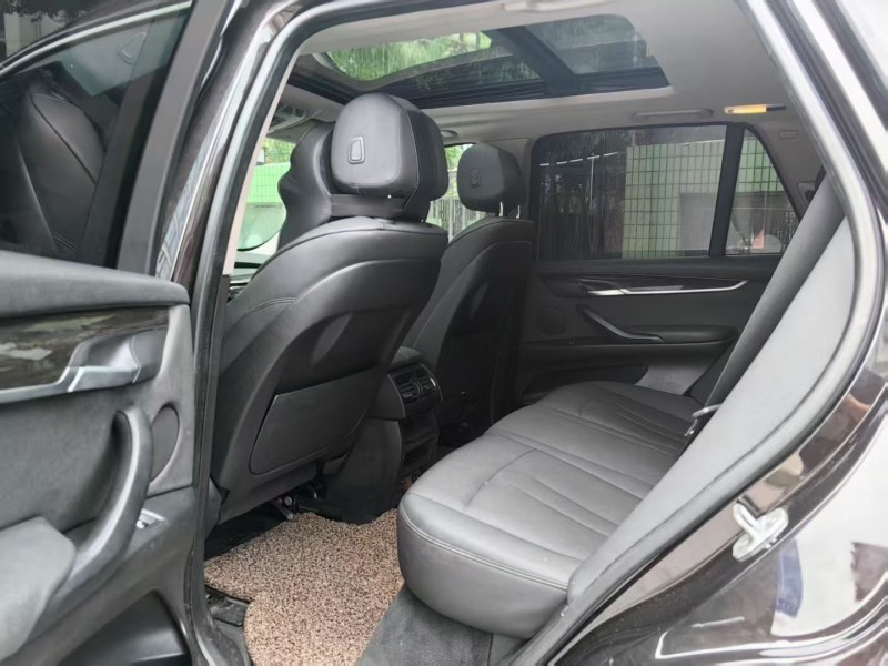 成都15年宝马X54