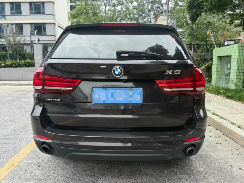 成都15年宝马X59