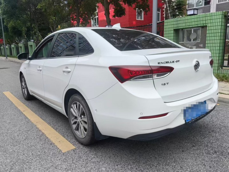 成都20年别克英朗8