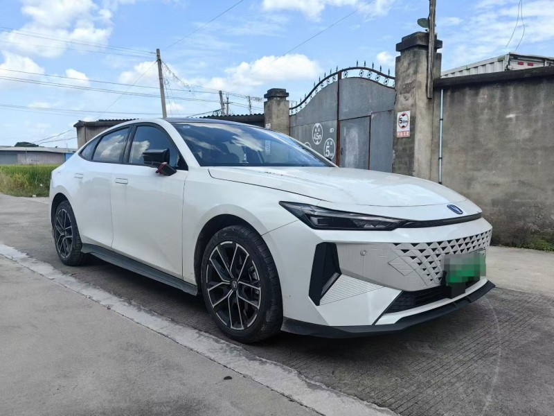 成都24年长安汽车UNI3