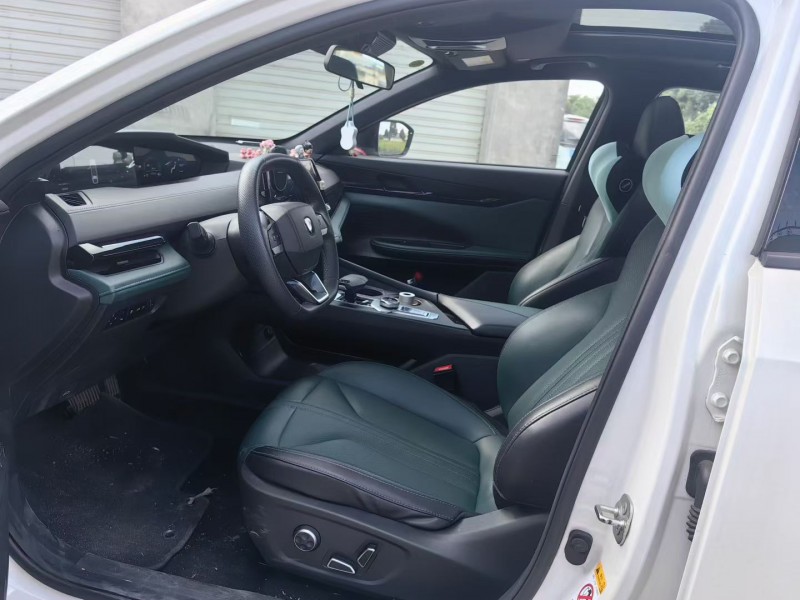 成都24年长安汽车UNI5