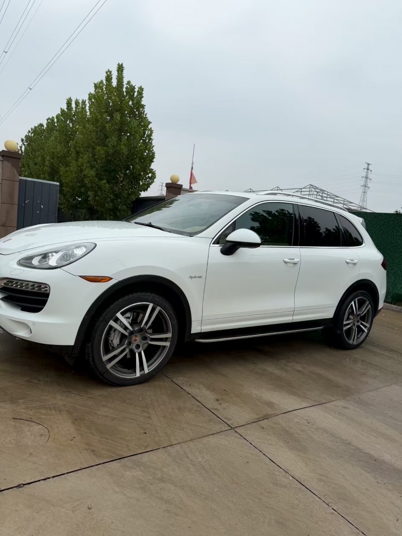 青岛14年保时捷卡宴2