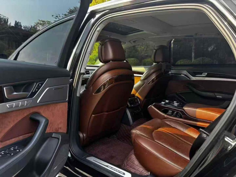 济南17年奥迪A8L6