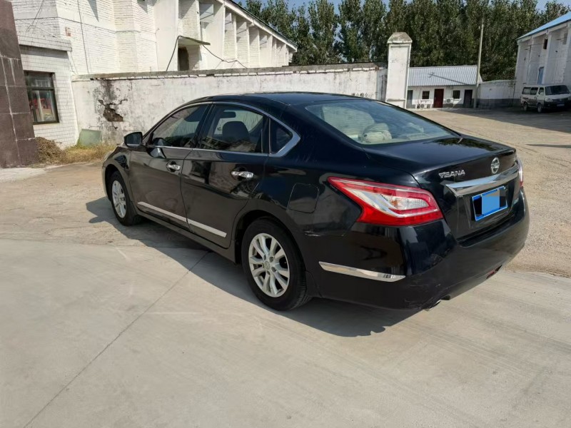 盐城15年日产天籁4