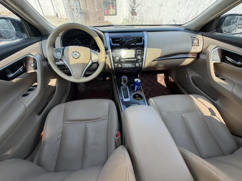 盐城15年日产天籁7