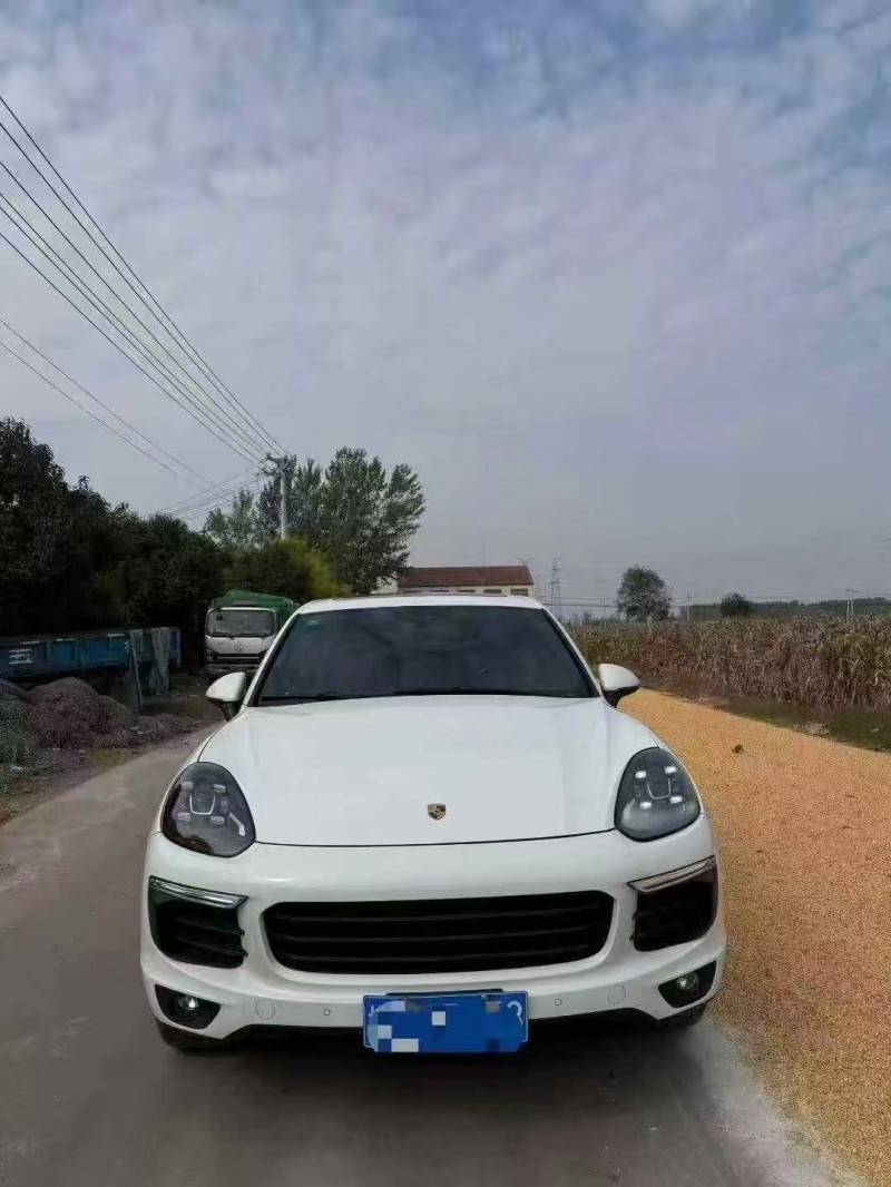 菏泽17年保时捷卡宴1