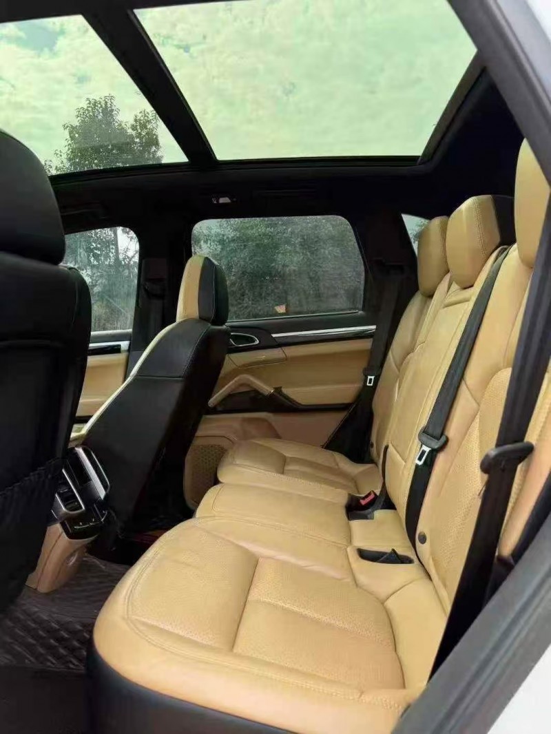 菏泽17年保时捷卡宴4