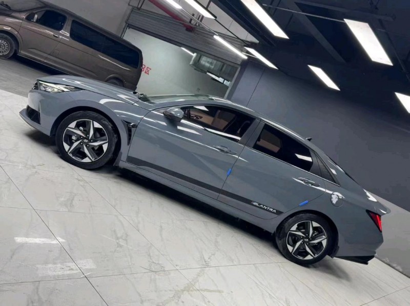 成都21年现代伊兰特3