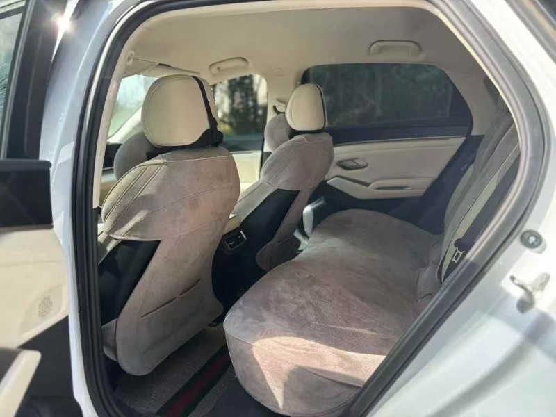 宝鸡25年比亚迪秦5