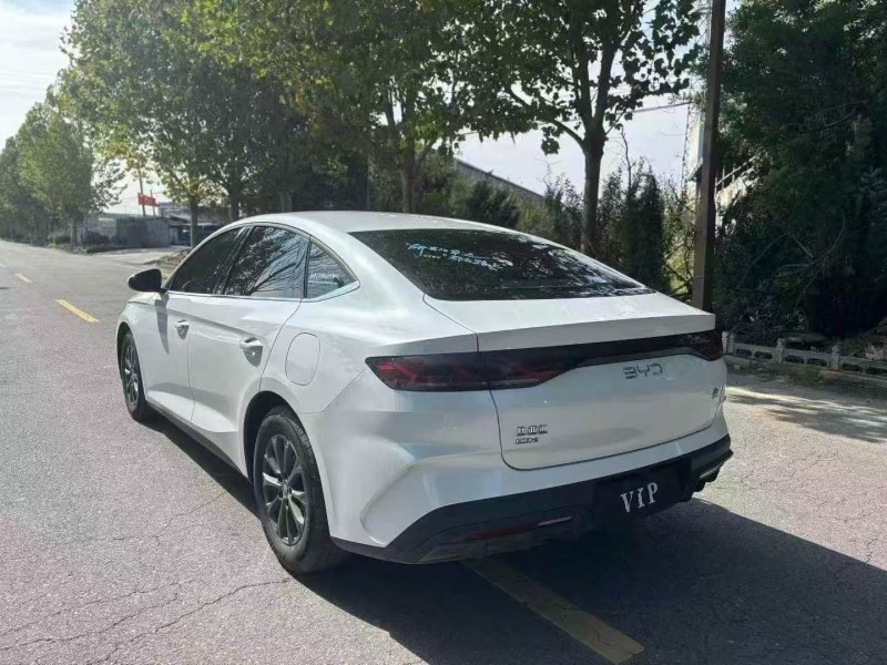 宝鸡25年比亚迪秦8