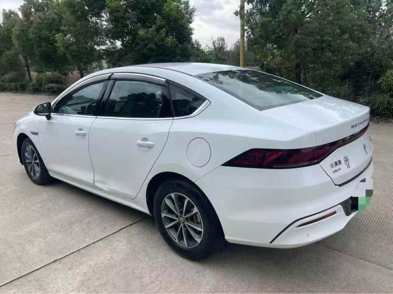 常州24年比亚迪驱逐舰9