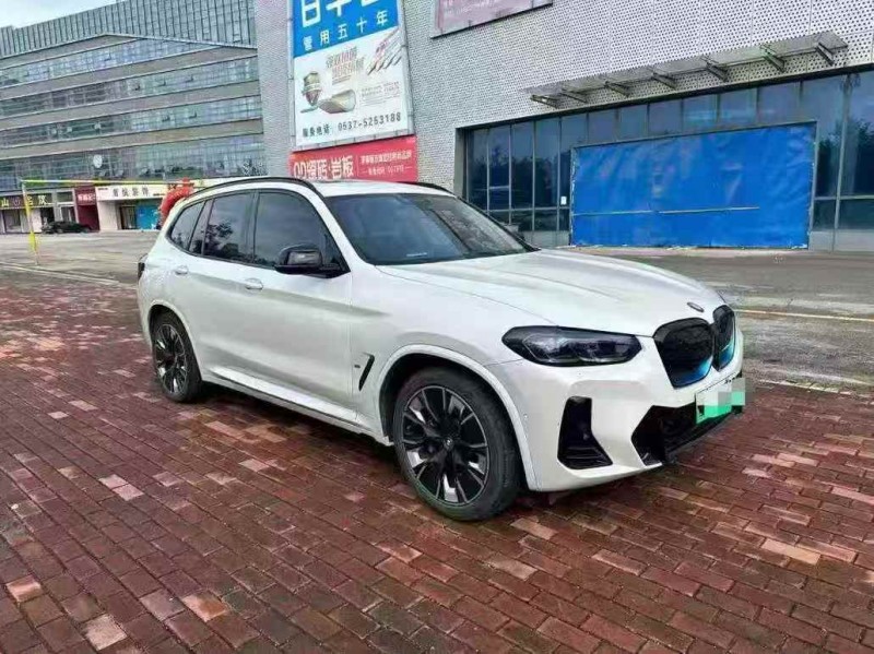 东营22年宝马IX32