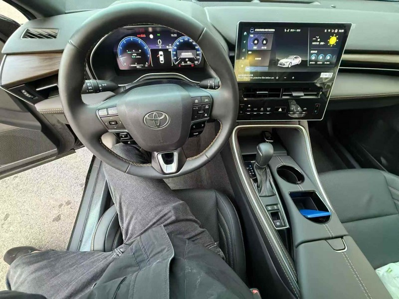 安阳25年丰田亚洲龙5