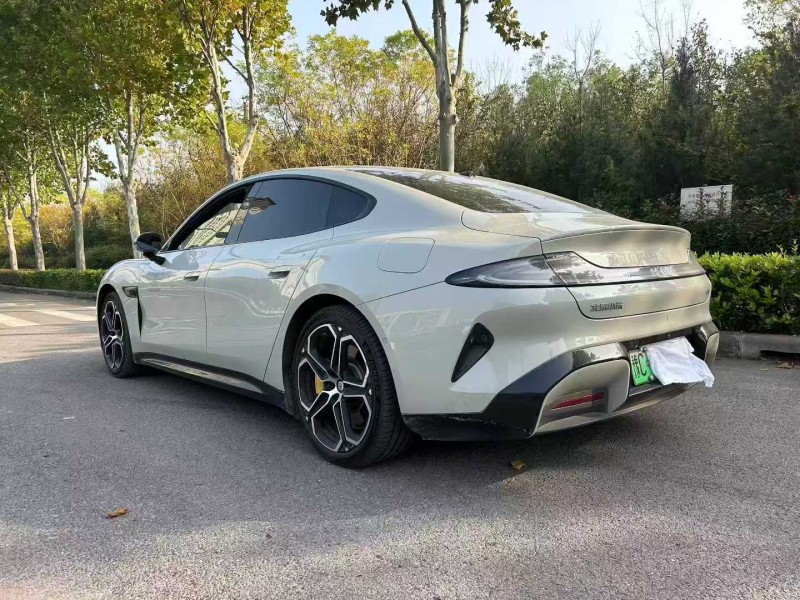 新乡24年小米SU77