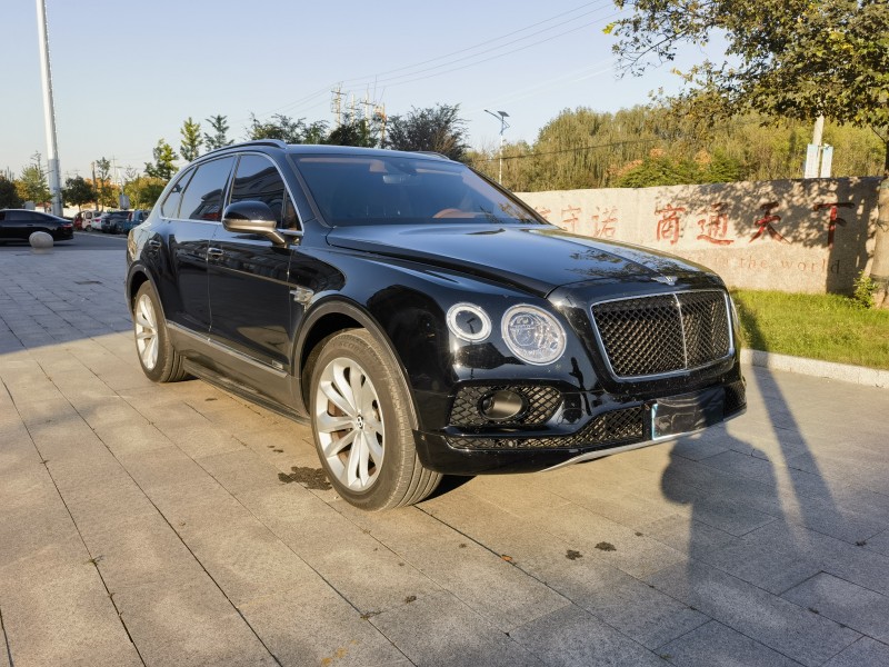 徐州18年宾利添越3