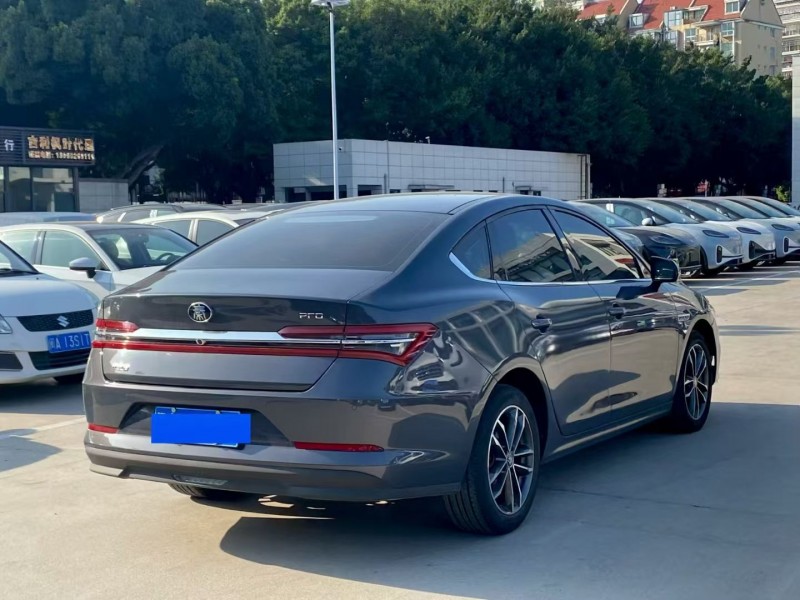 咸阳21年比亚迪秦8