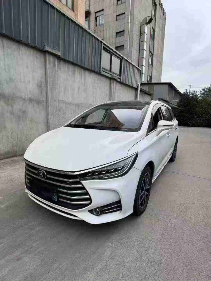 衢州17年比亚迪宋MAX3