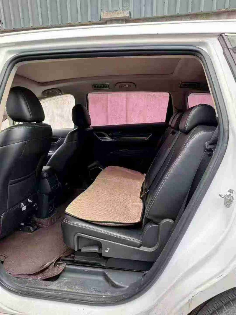 衢州17年比亚迪宋MAX6