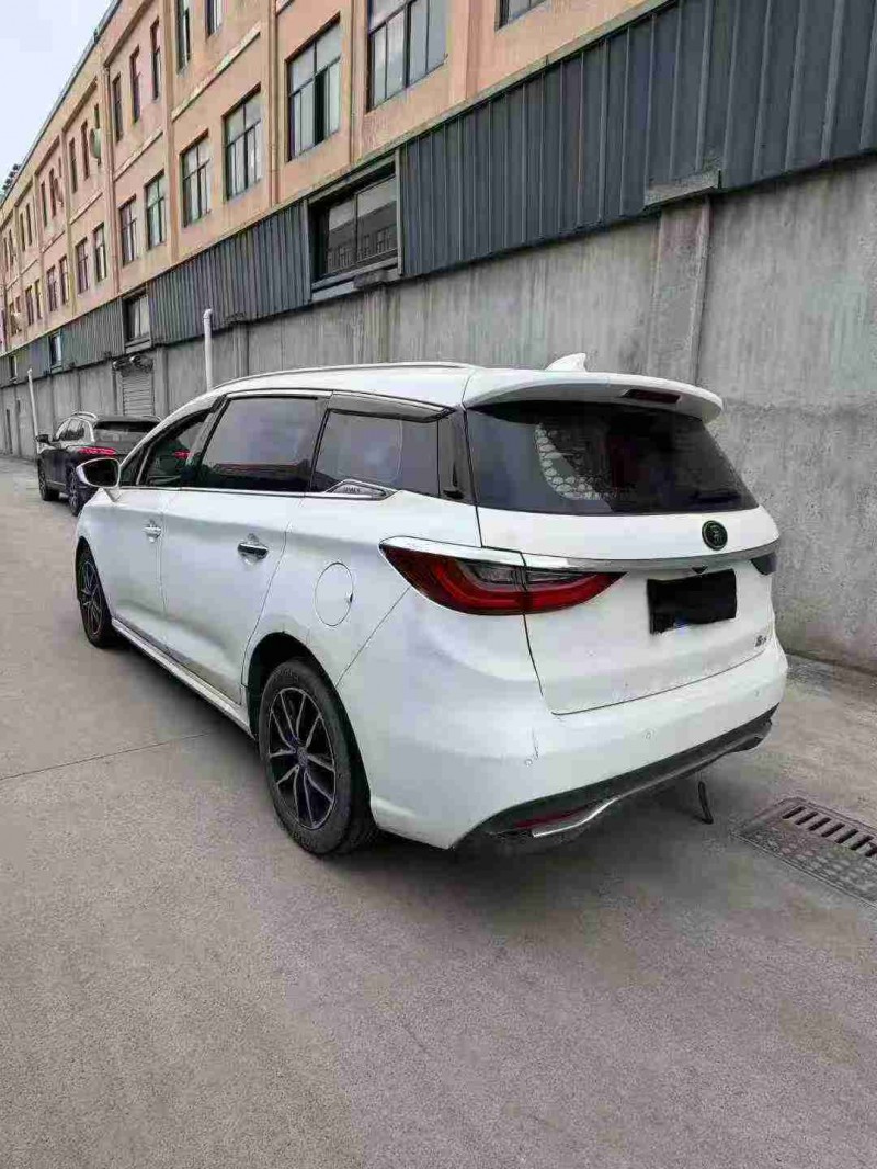 衢州17年比亚迪宋MAX7