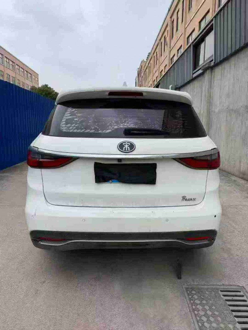 衢州17年比亚迪宋MAX9