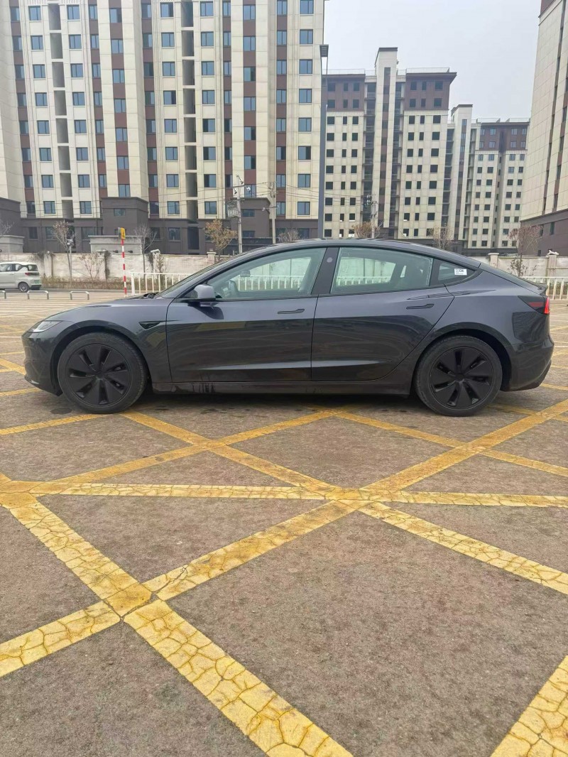 秦皇岛25年特斯拉MODEL 33