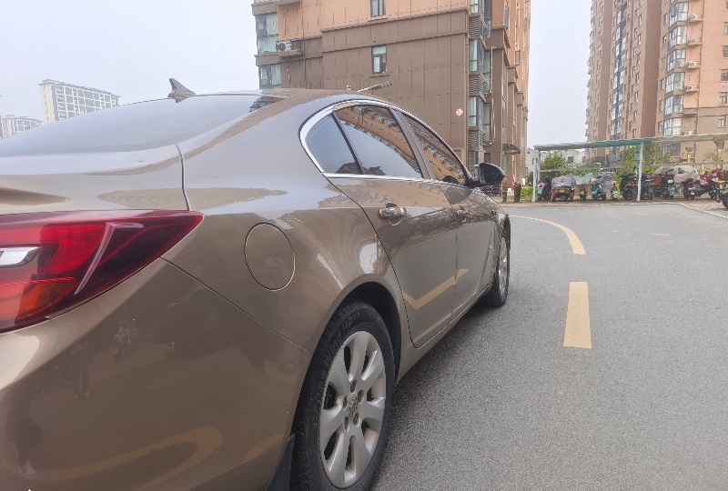 开封15年别克君威5